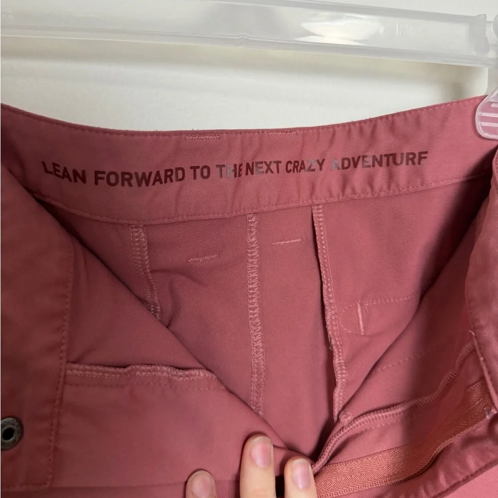 Rhone Commuter 9 Inch Shorts Men's Nantucket Red Flex Knit Size 36 redwood trail